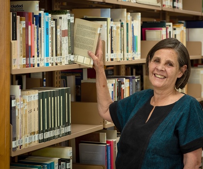 Distinguen a Susana Quintanilla Osorio por su trabajo sobre la historia...