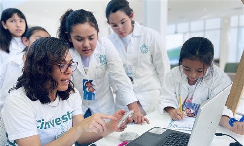 Acercamos a las niñas a la ciencia