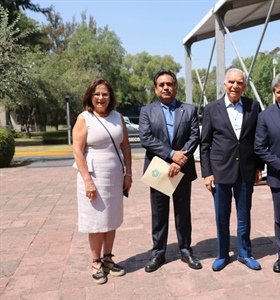 Invitados especiales a la Ceremonia de Entrega de Diplomas a Graduadas...
