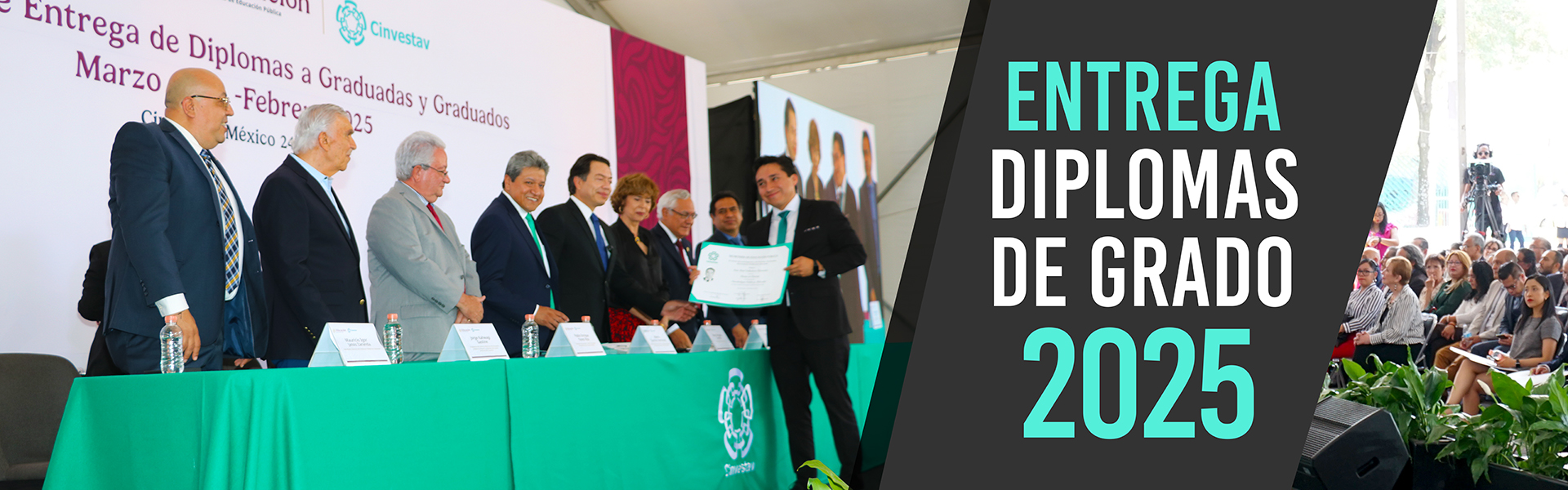 Entrega Diplomas de Grado 2025
